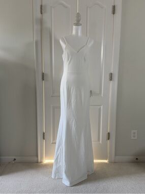 Lulu's Ivory V-Neck Mermaid Wedding Gown